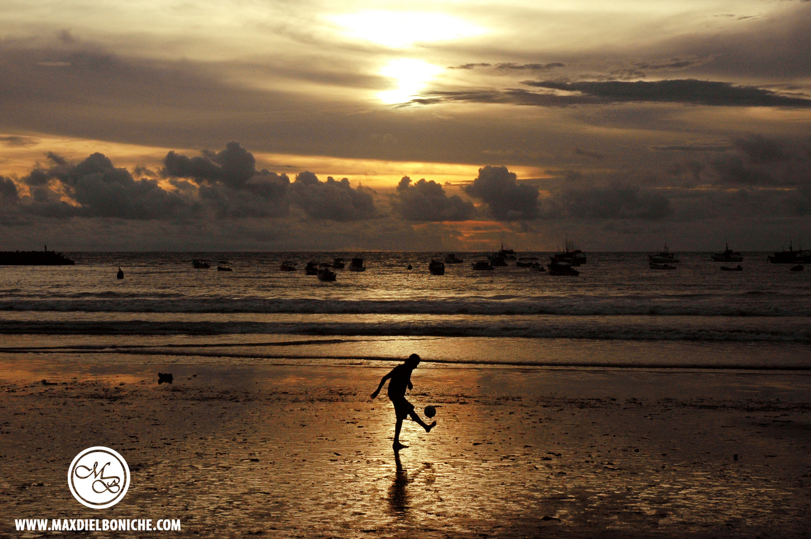 El juego del Atardecer. San Juan del sur Nicaragua.