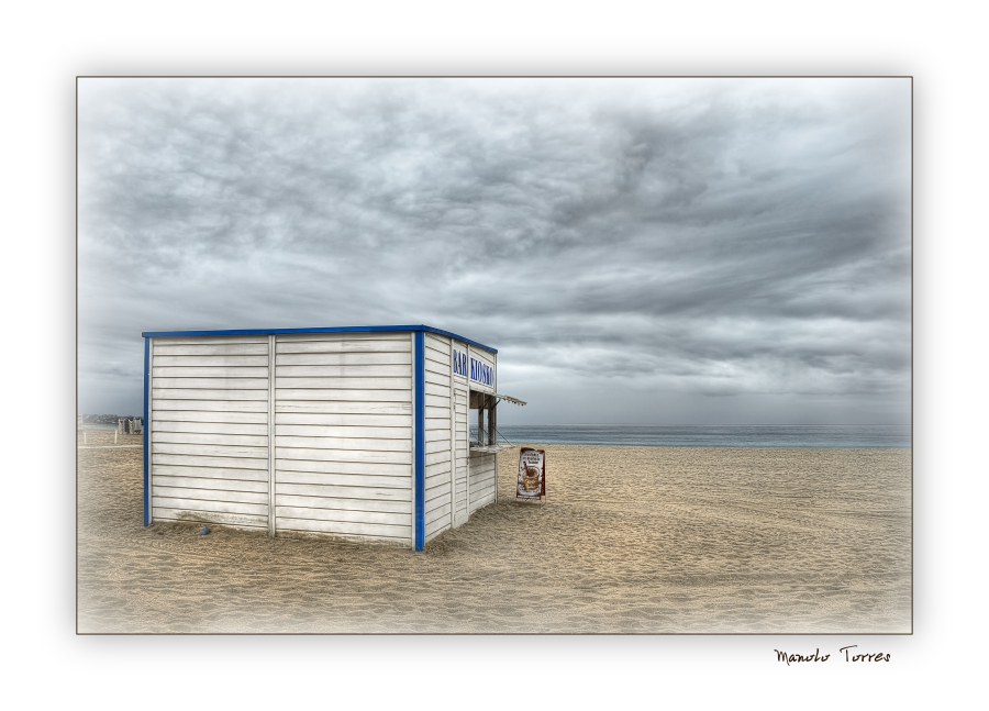 El kiosko de la playa (para Angelines Gómez Lorenzo)