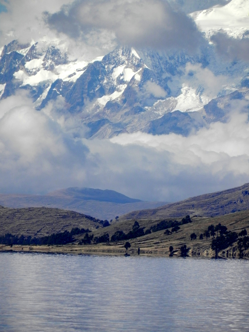 EL LAGO TITICACA Y LAS CORDILLERAS DE LOS ANDES