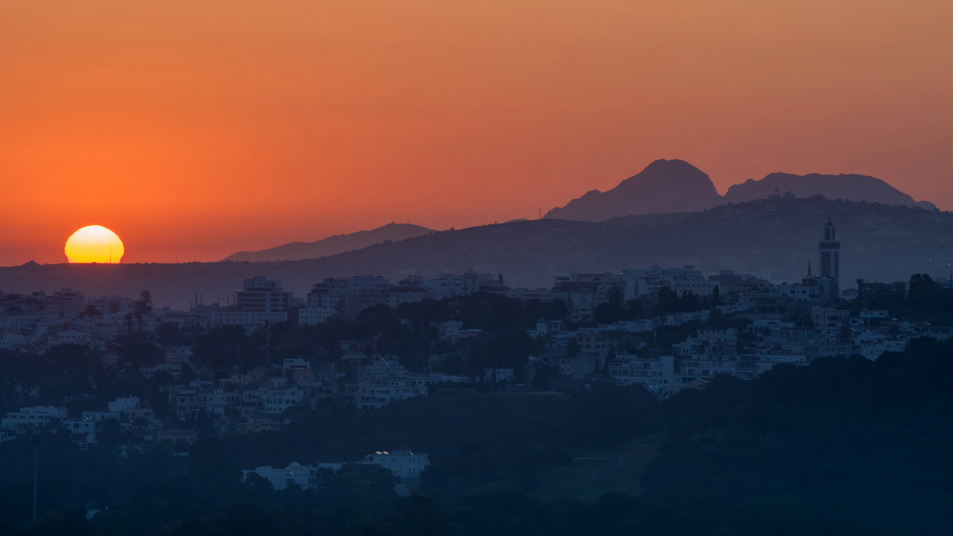 El levante del sol sobre Tanger