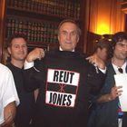 El LOLE Reutemann y su Remera