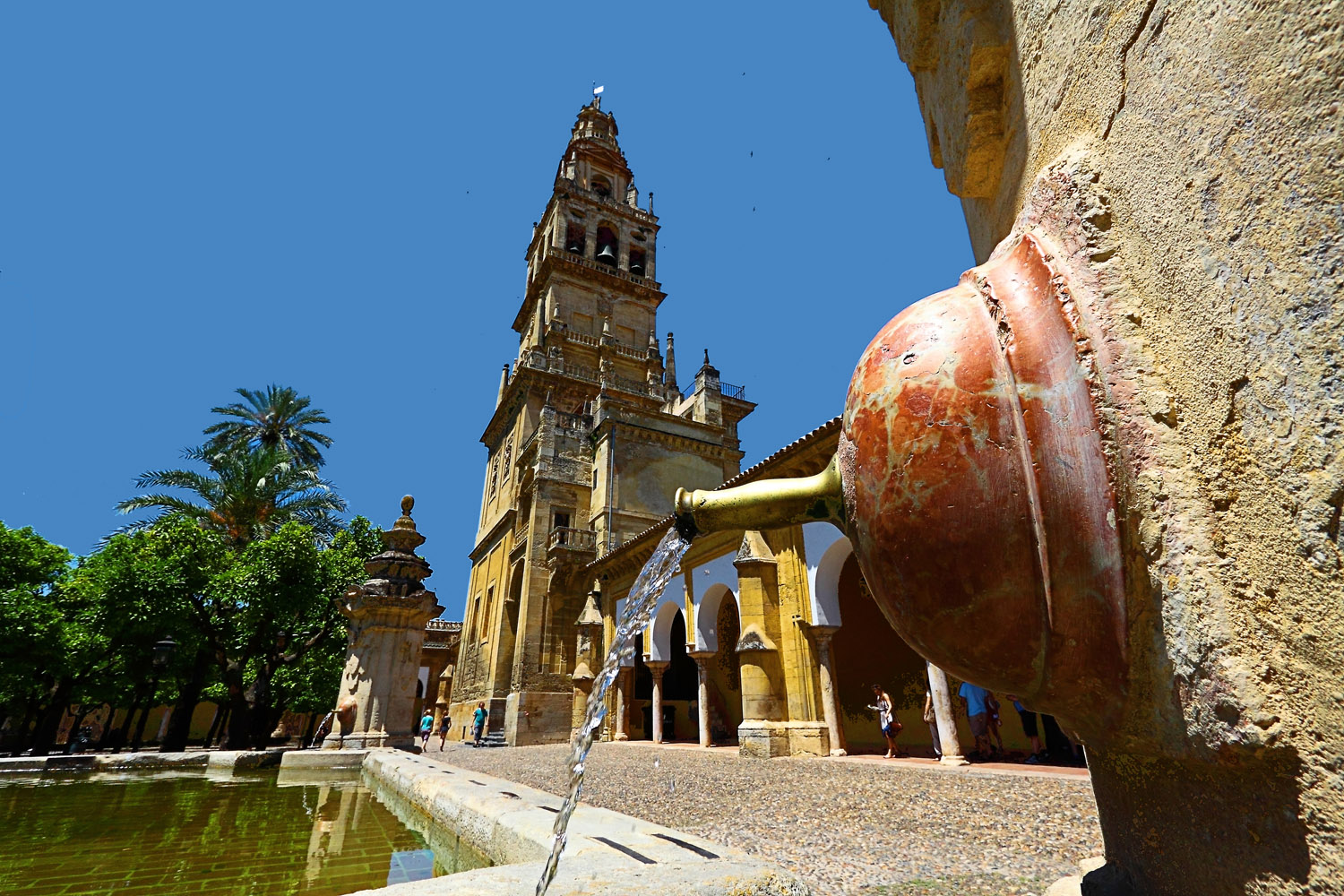 El maridaje del agua con la arquitectura