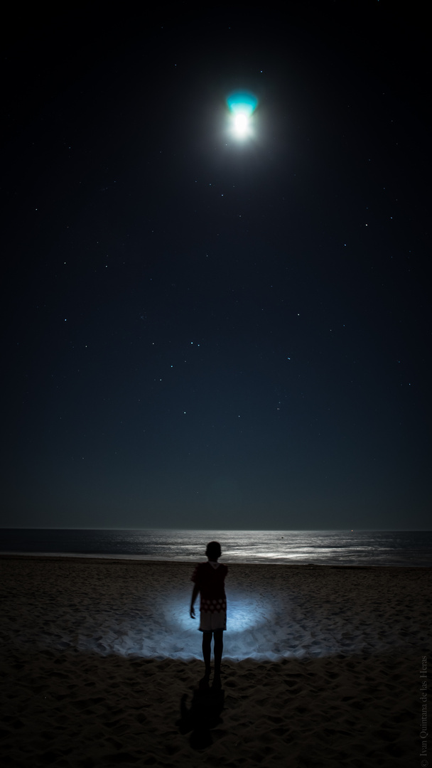 El niño y la Luna