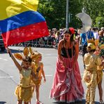 El orgulloso ondeante de la bandera