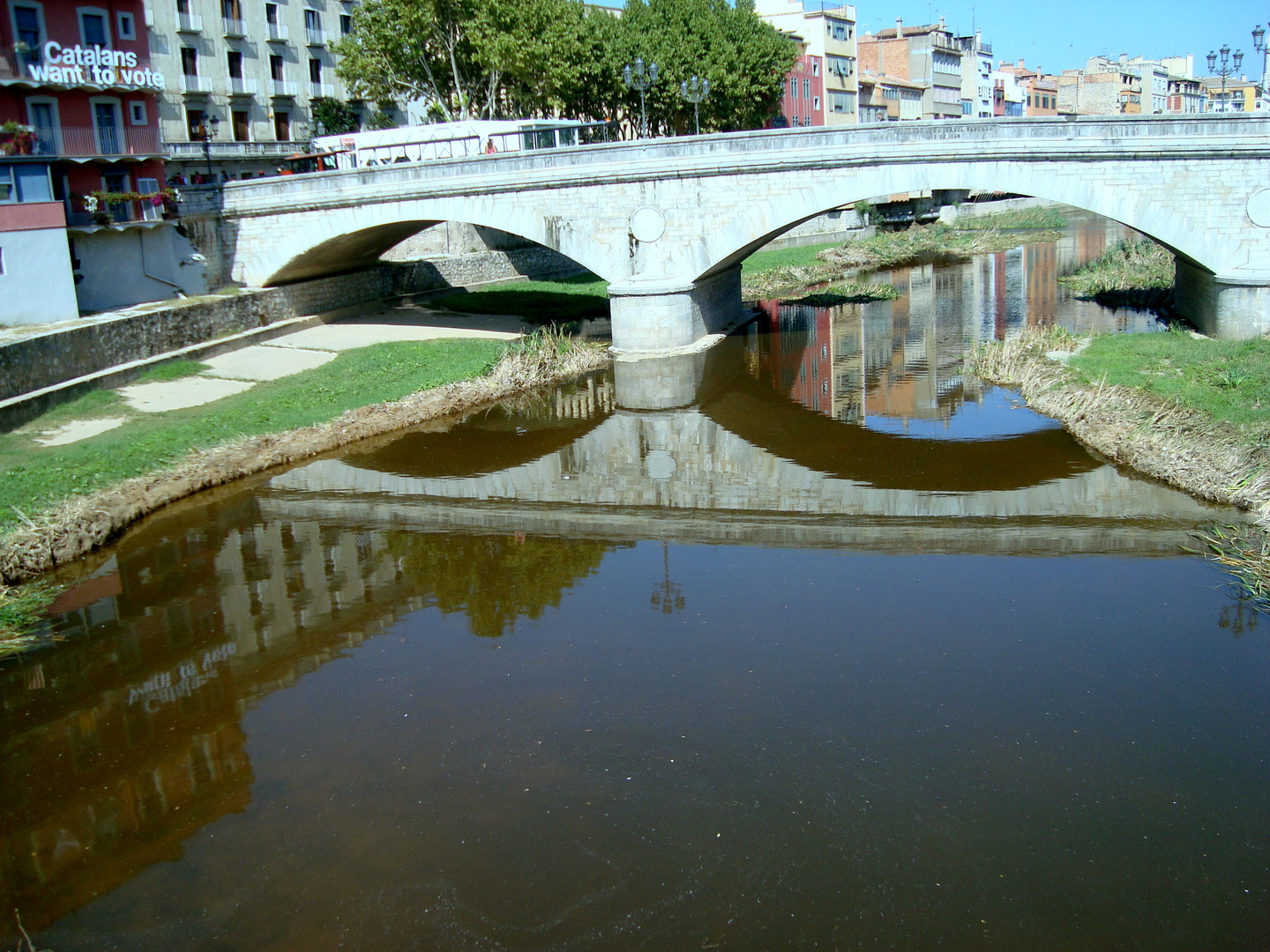  El otro lado del puente  Girona  