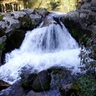 el pequeño salto de agua