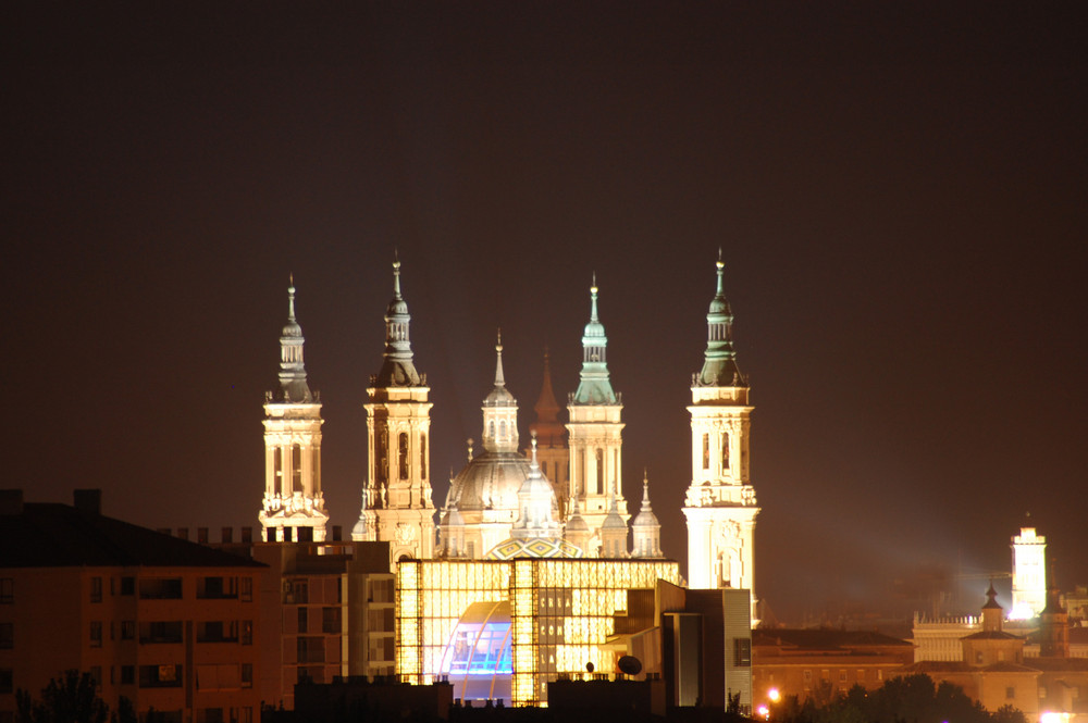 EL PILAR DE NOCHE