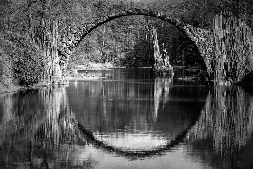 El Puente de Rakotzbrücke