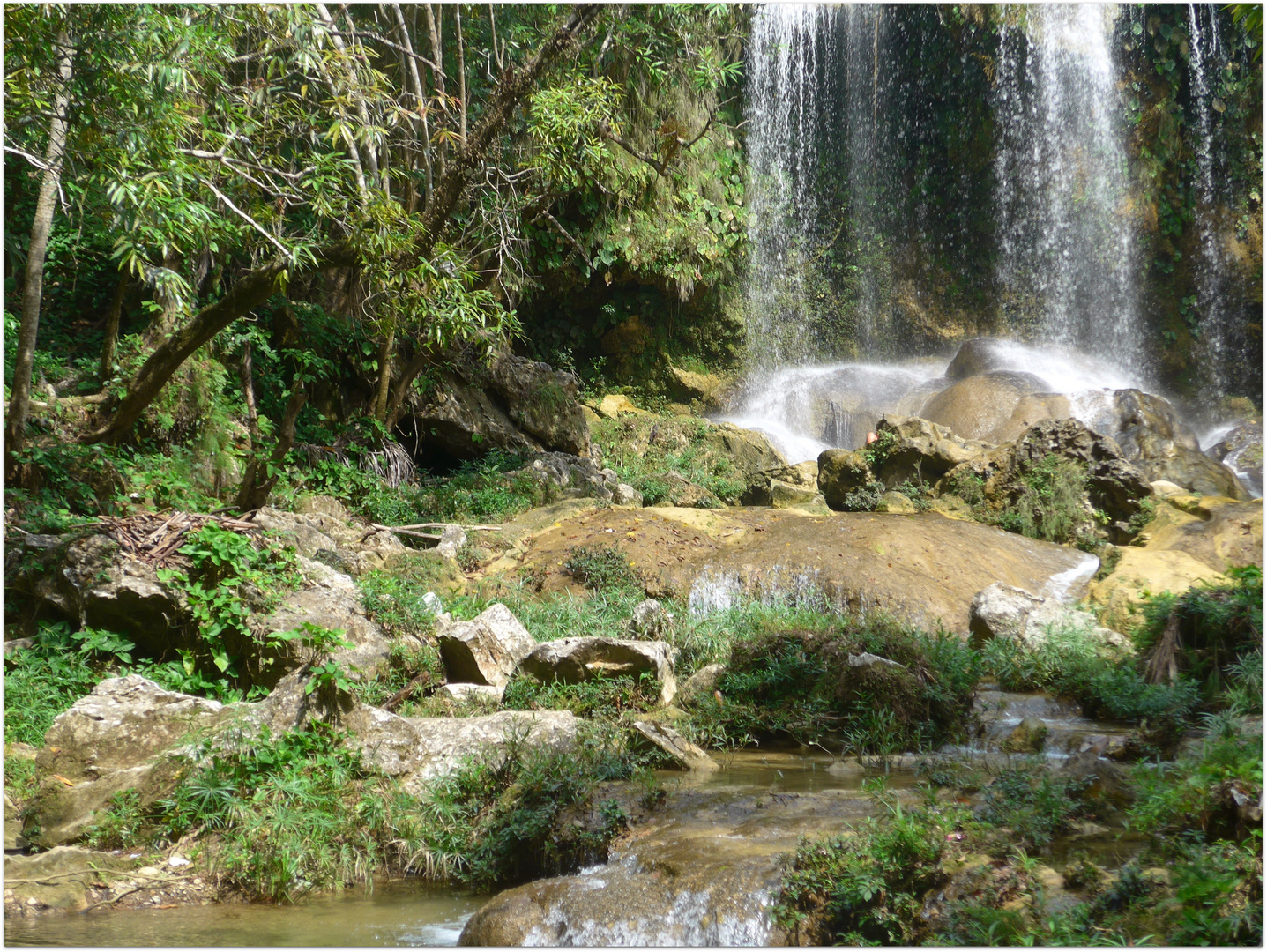 el salto de soroa . .