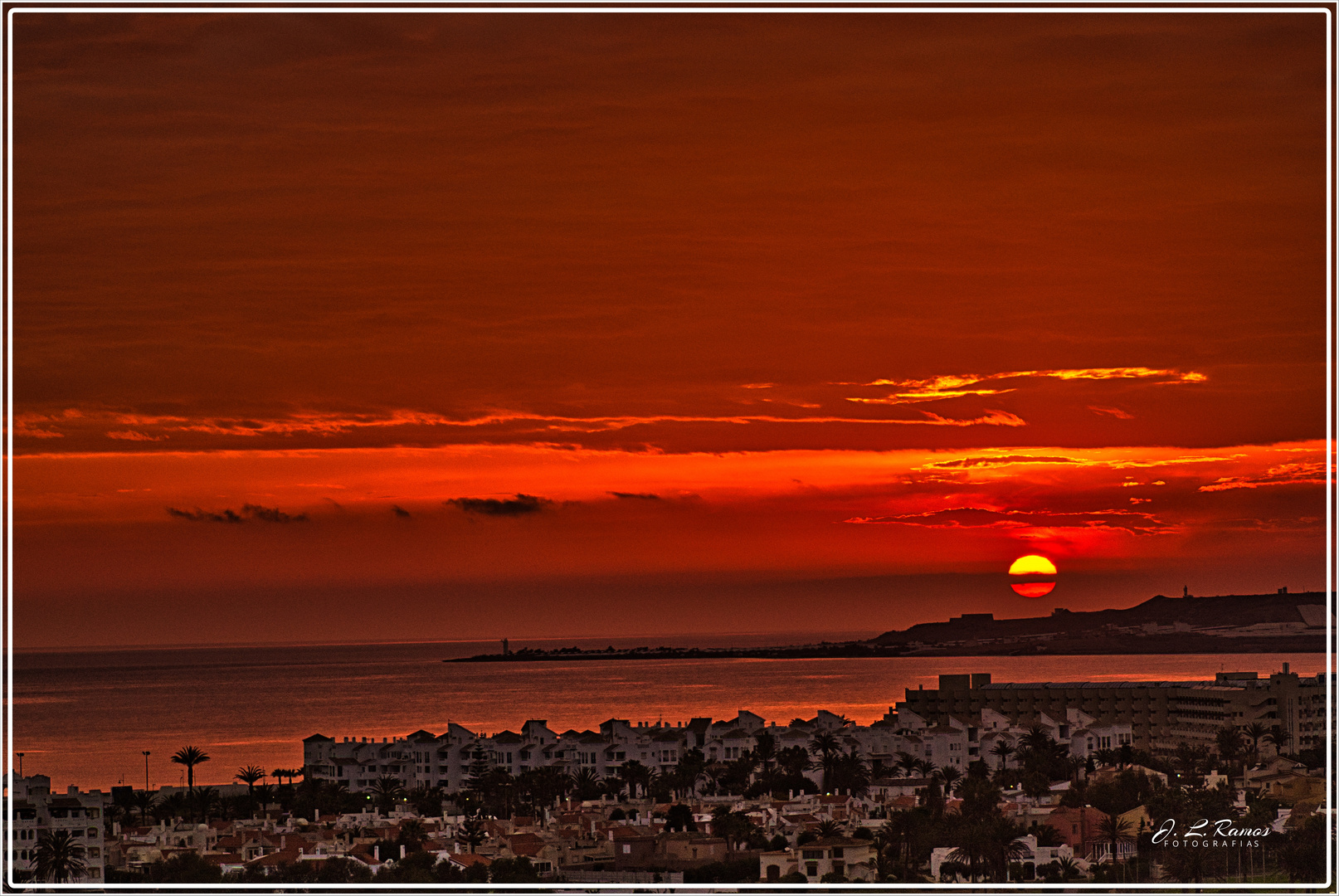 EL SOL SE ESCONDE Imagen & Foto | paisajes, atardeceres y amaneceres