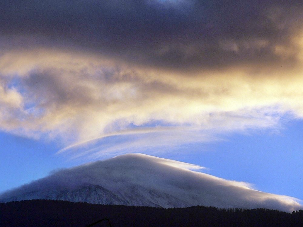 El Teide - Naturschauspiel Vulkan und Wolken