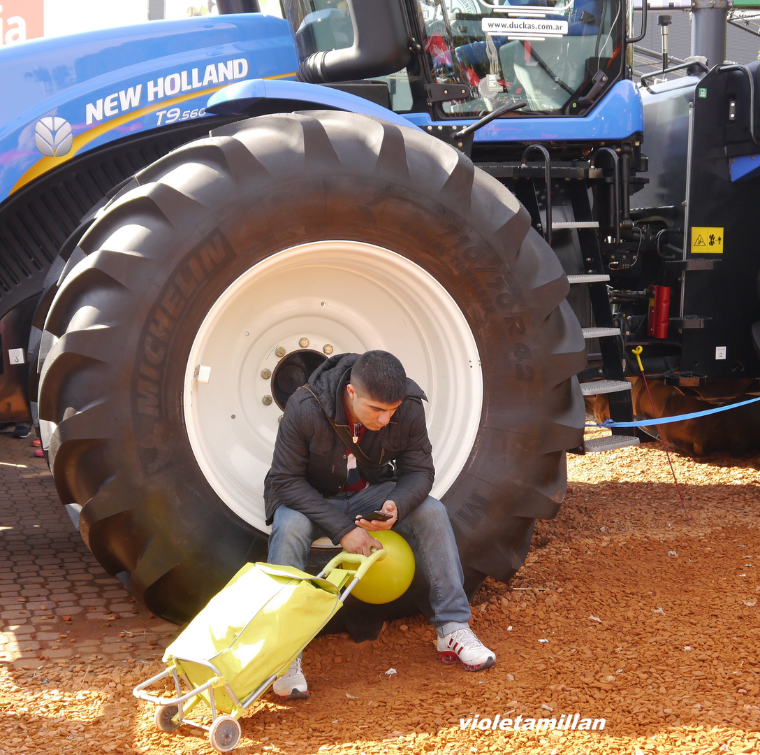 EL TRACTOR,ESPERANDOTE