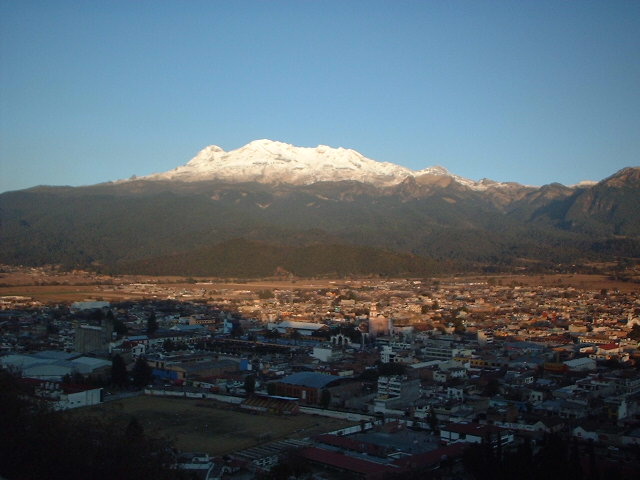 El volcan "La Mujer Dormida" Iztaccíhuatl