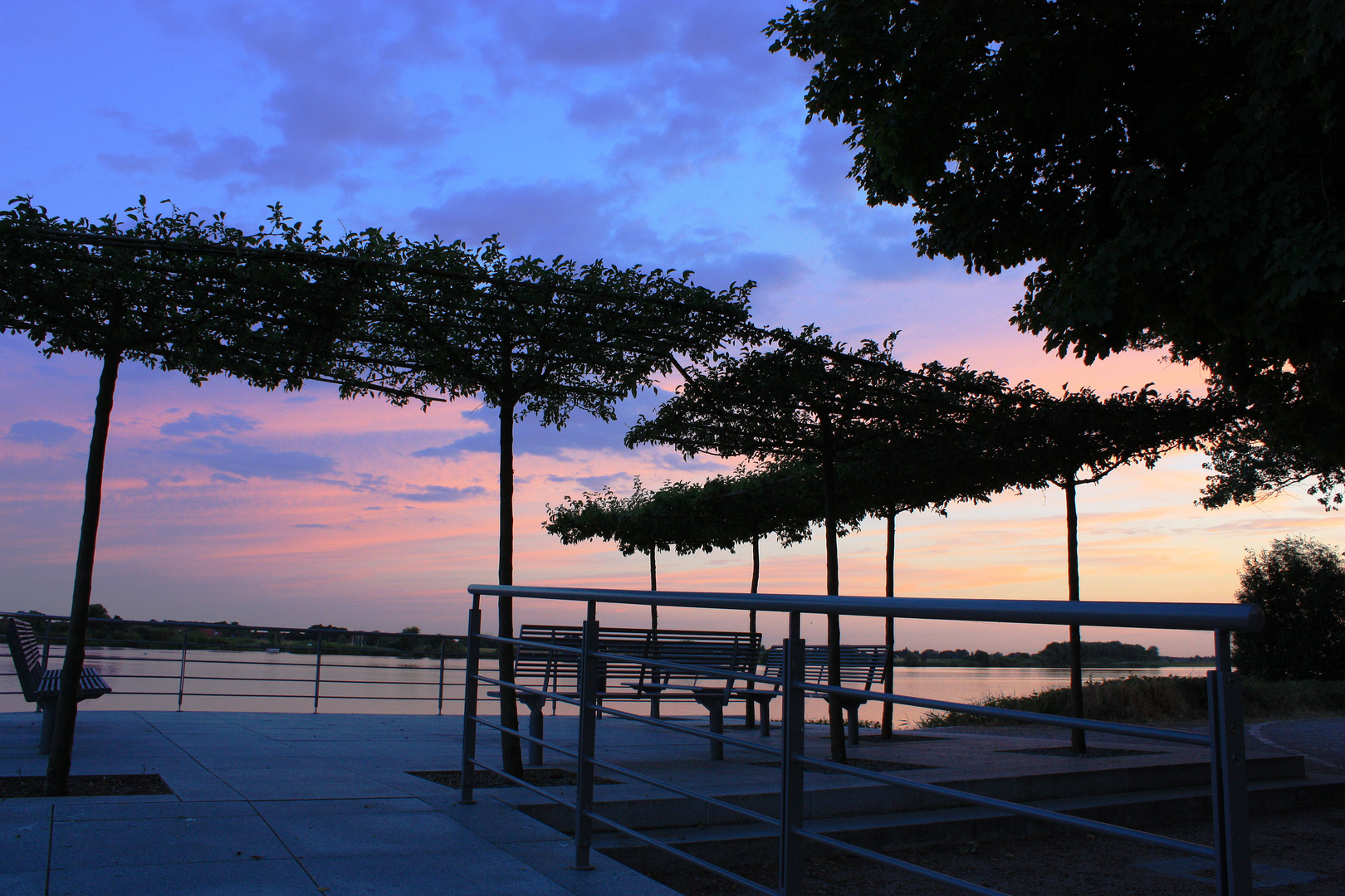 Elb Chill Lounge Foto Bild Sonnenuntergange Himmel Universum Natur Bilder Auf Fotocommunity