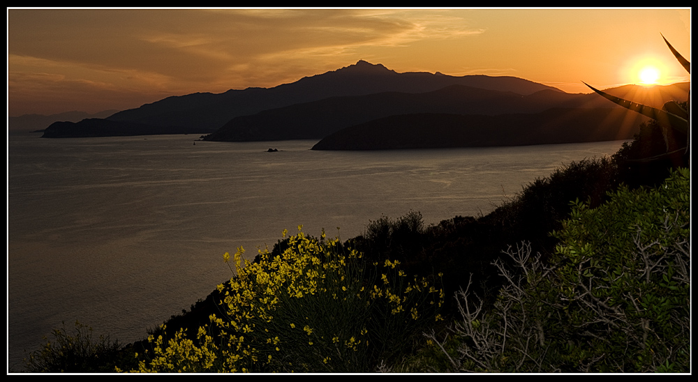 Elba mit dem höchsten Berg - Mte. Capanne