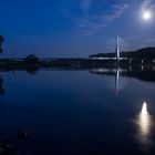 Elbauenbrücke zur blauen Stunde