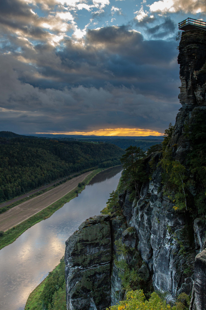 Elbblick vom Basteiaufstieg.