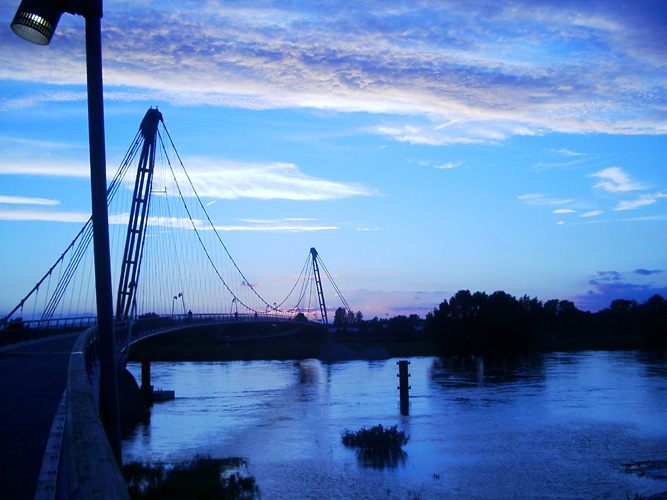 Elbbrücke im Sonnenuntergang