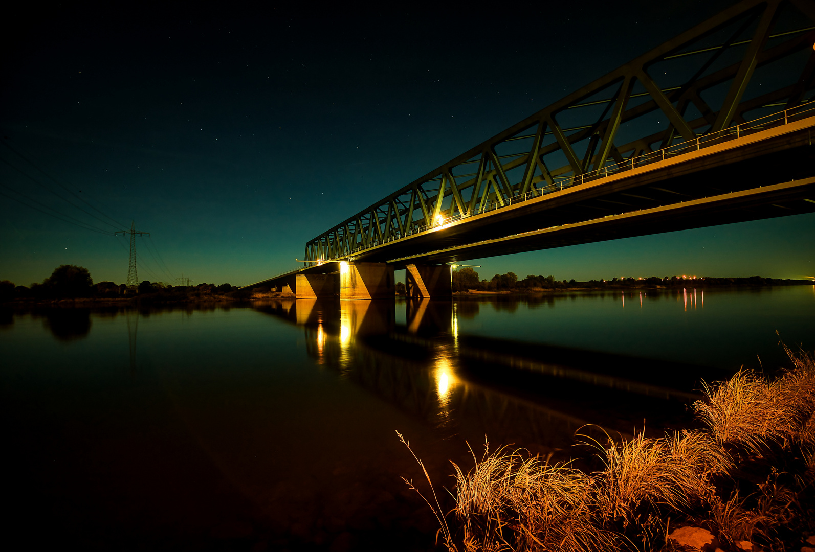 Elbbrücke per Nacht..