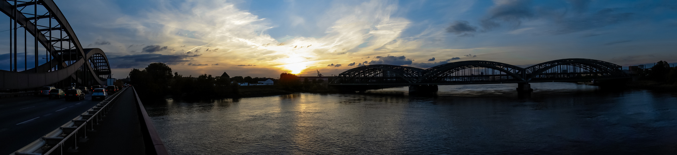 Elbbrücken bei untergehender Sonne