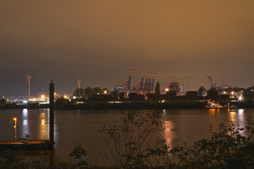 Elbe at night