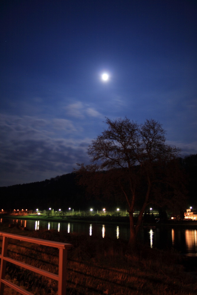 Elbe bei Nacht