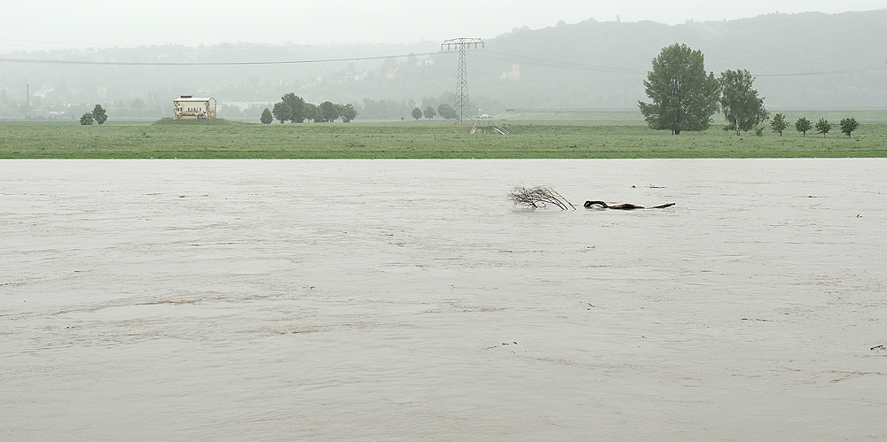 Elbe. Der Regen hört nicht auf.....