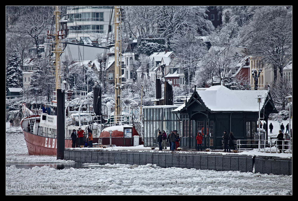 Elbe im Eis - Anleger Övelgönne