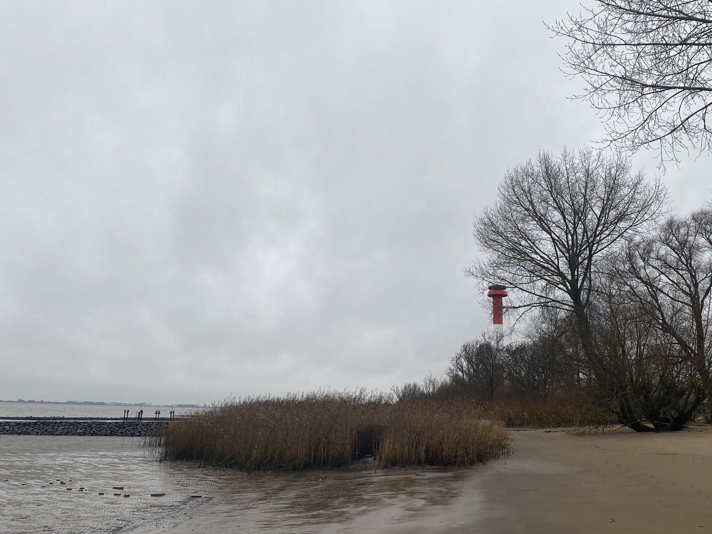 Elbe im zur Adventszeit