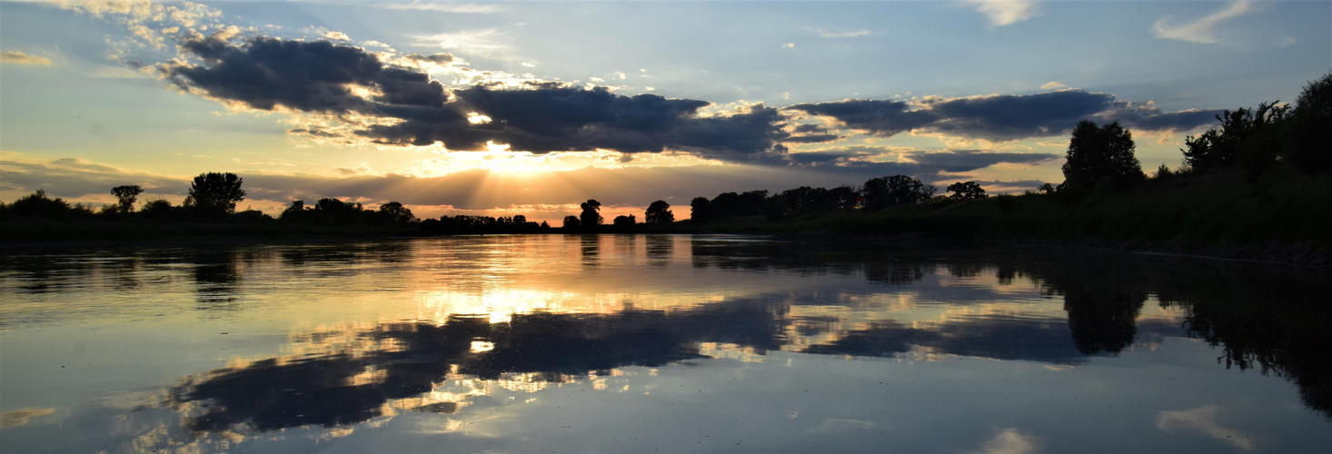 Elbe in Abendstimmung