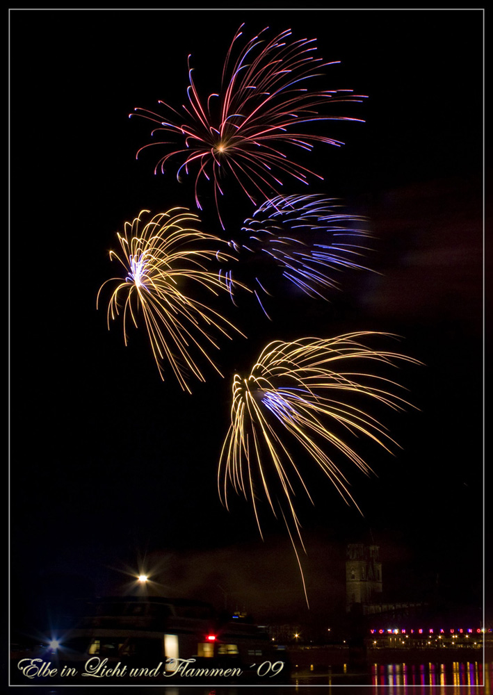 Elbe in Licht und Flammen