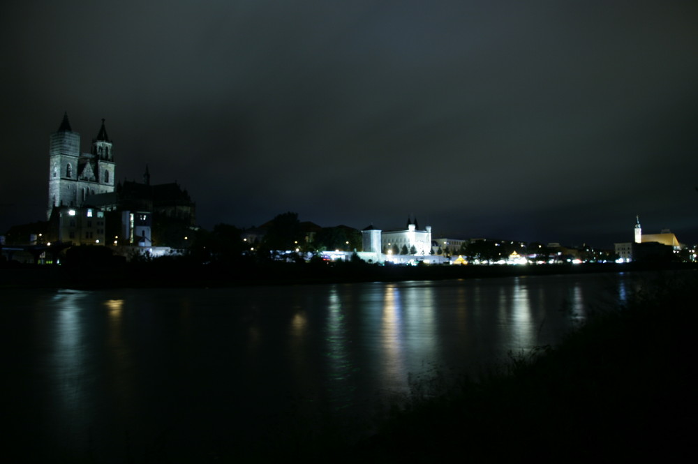 Elbe in Lichtern