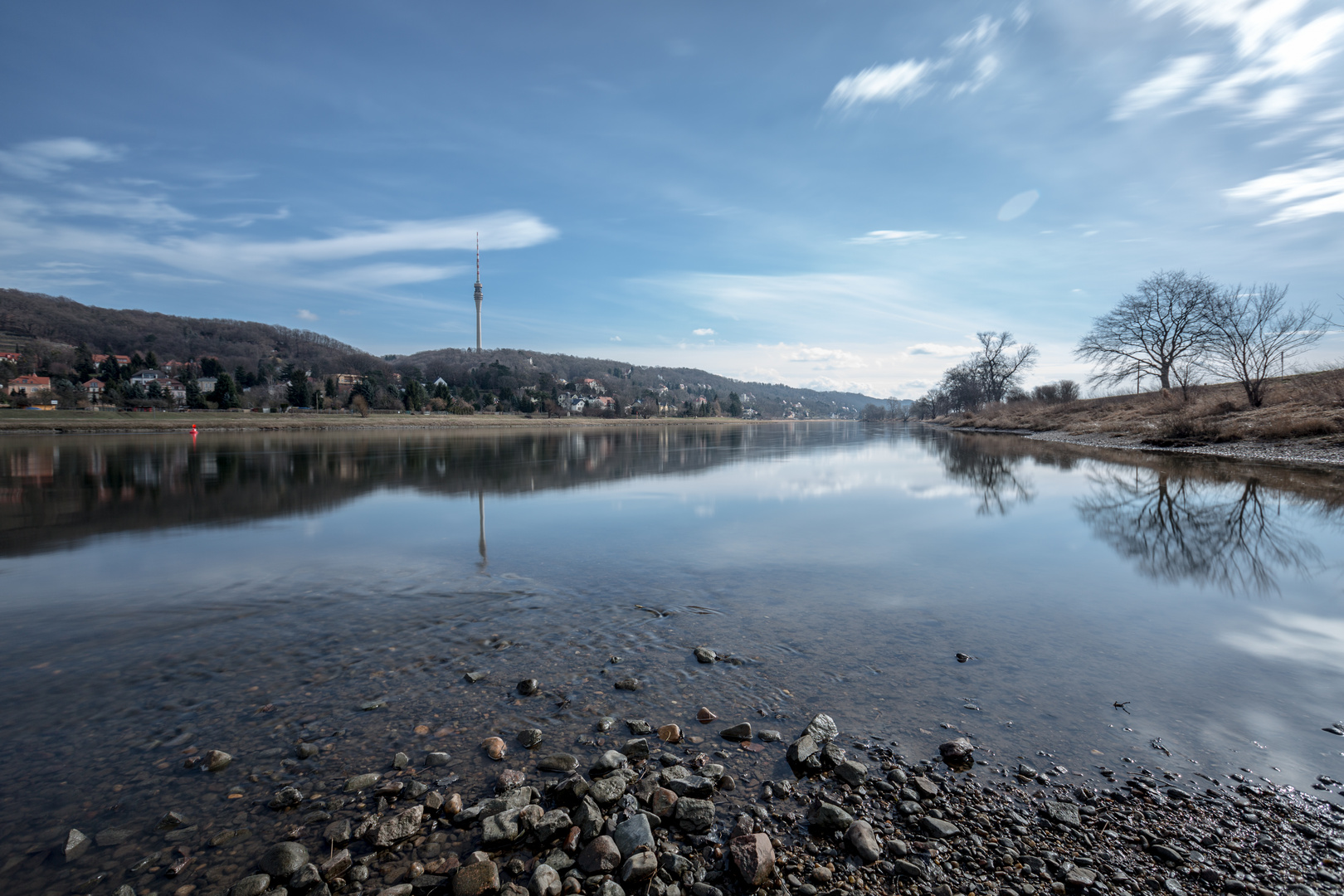 Elbe stromaufwärts