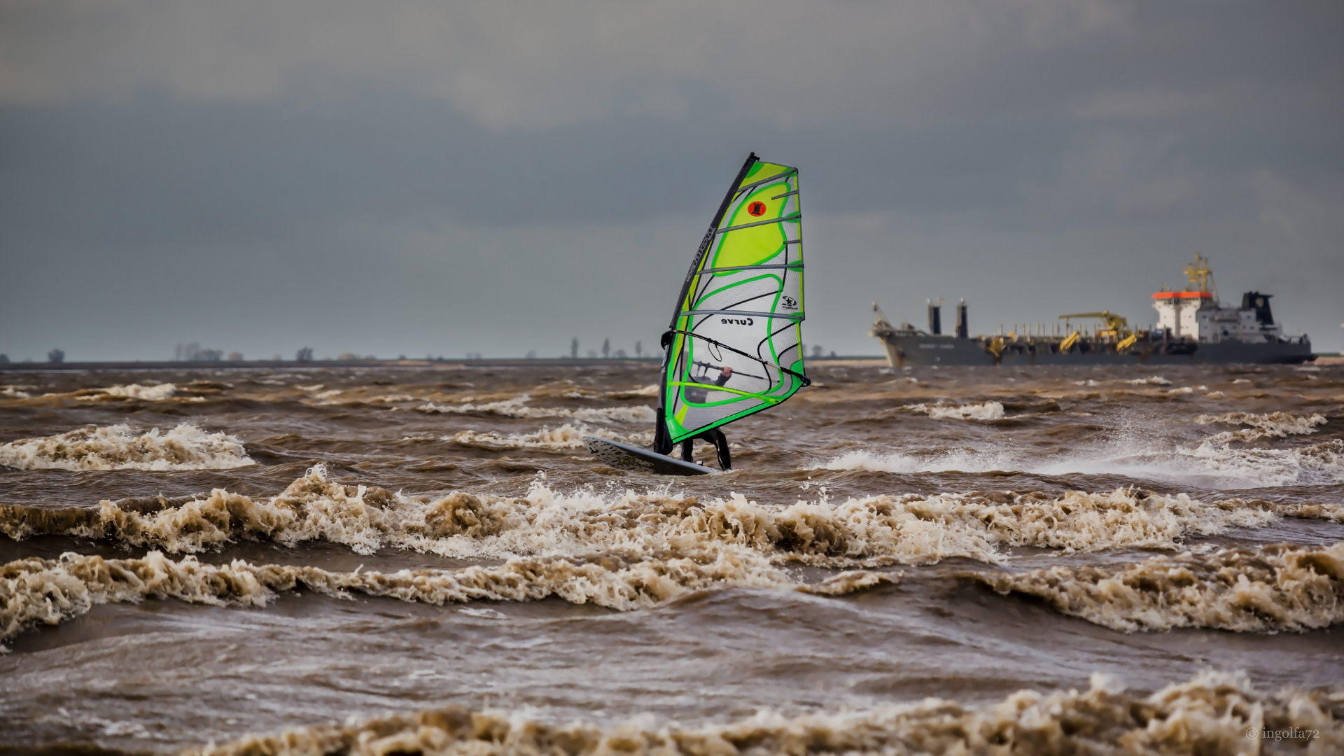 "Elbe Surfer 2"