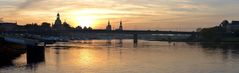 Elbe und Altstadt im Gegenlicht