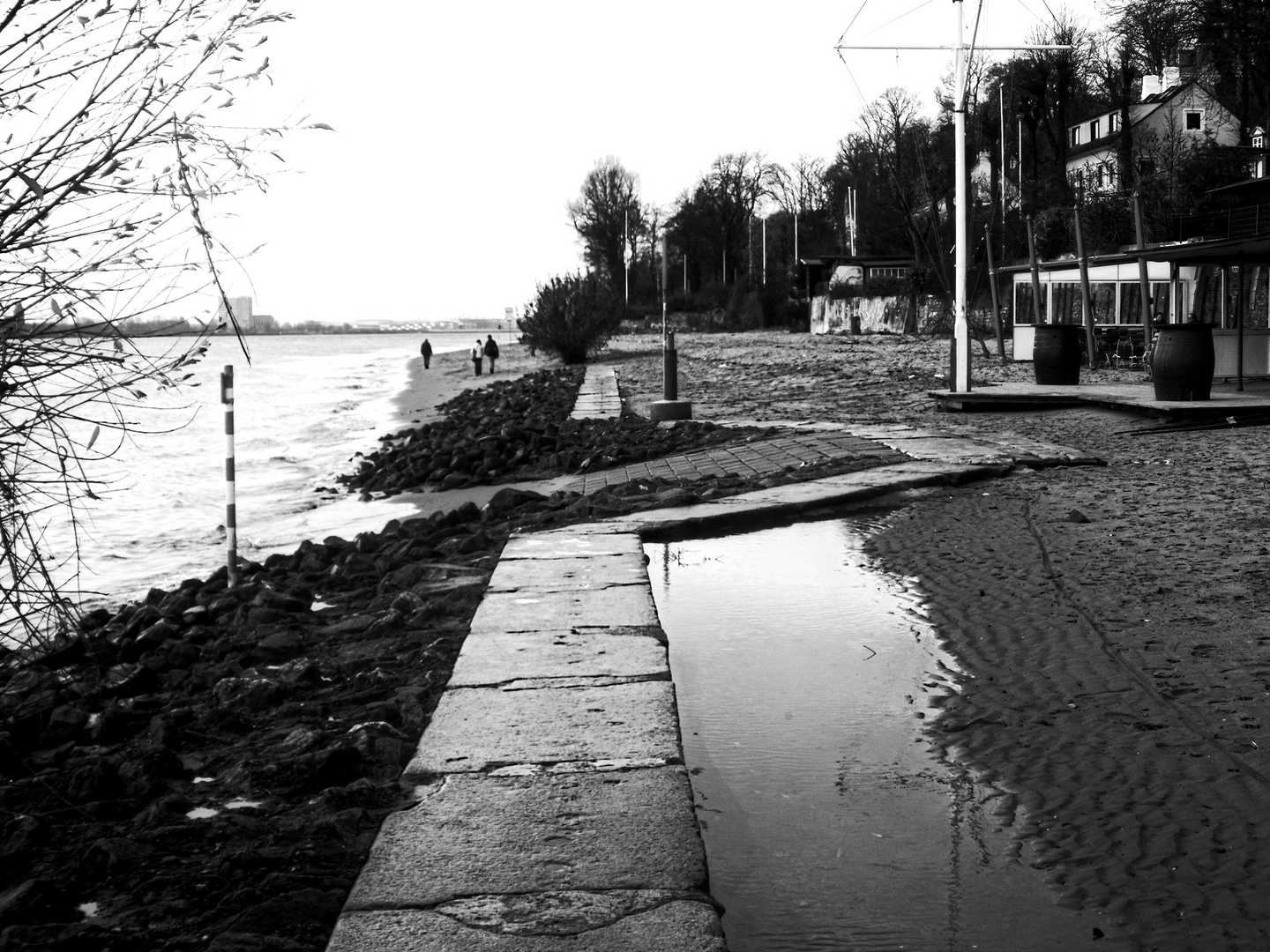 Elbe - und immer am Wasser entlang...