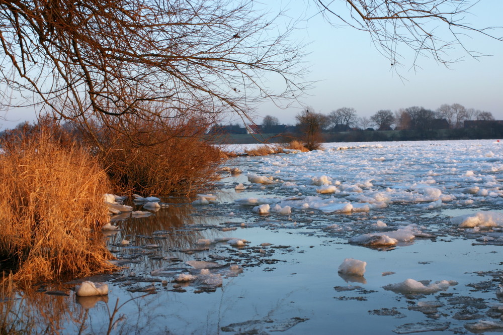 Elbe zugefroren