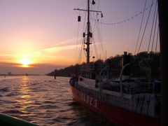 Elbe3 bei Sonnenuntergang