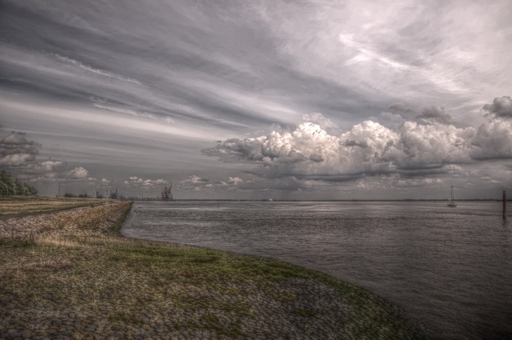 Elbehafen bei Brunsbüttel in HDR