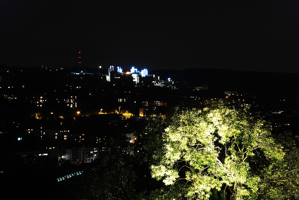 Elberfeld mit Uni bei Nacht