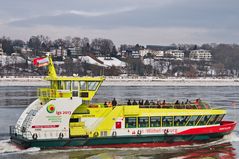 Elbfähre Oortkaten vor der Elbchaussee