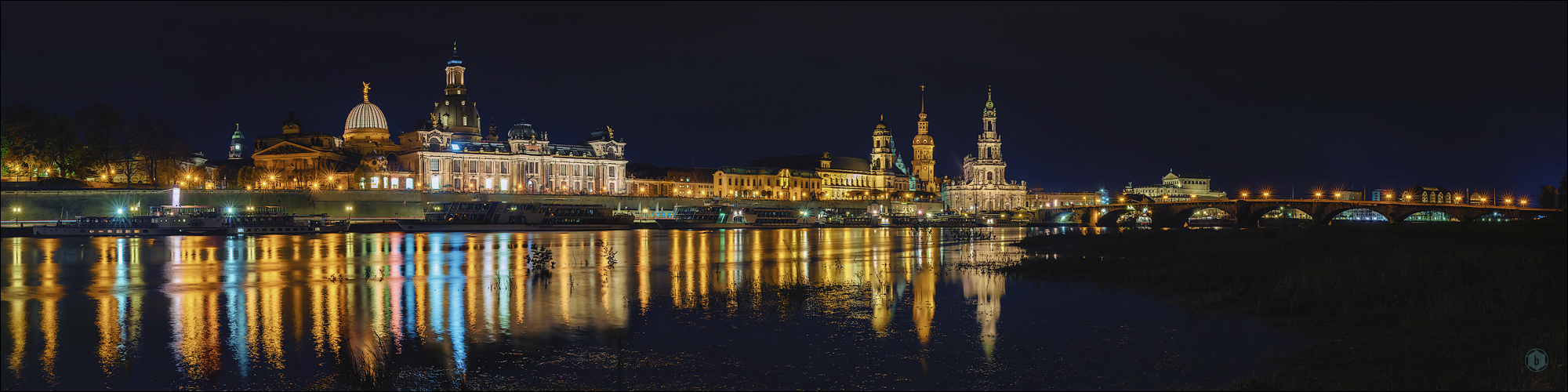 Elbflorenz at Night