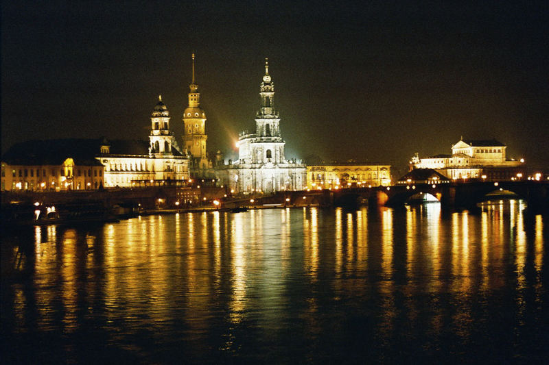 elbflorenz bei nacht