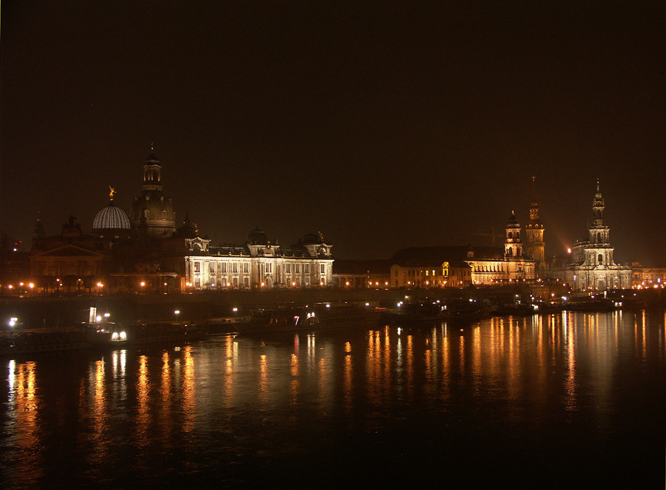 Elbflorenz zu nächtlicher Stunde