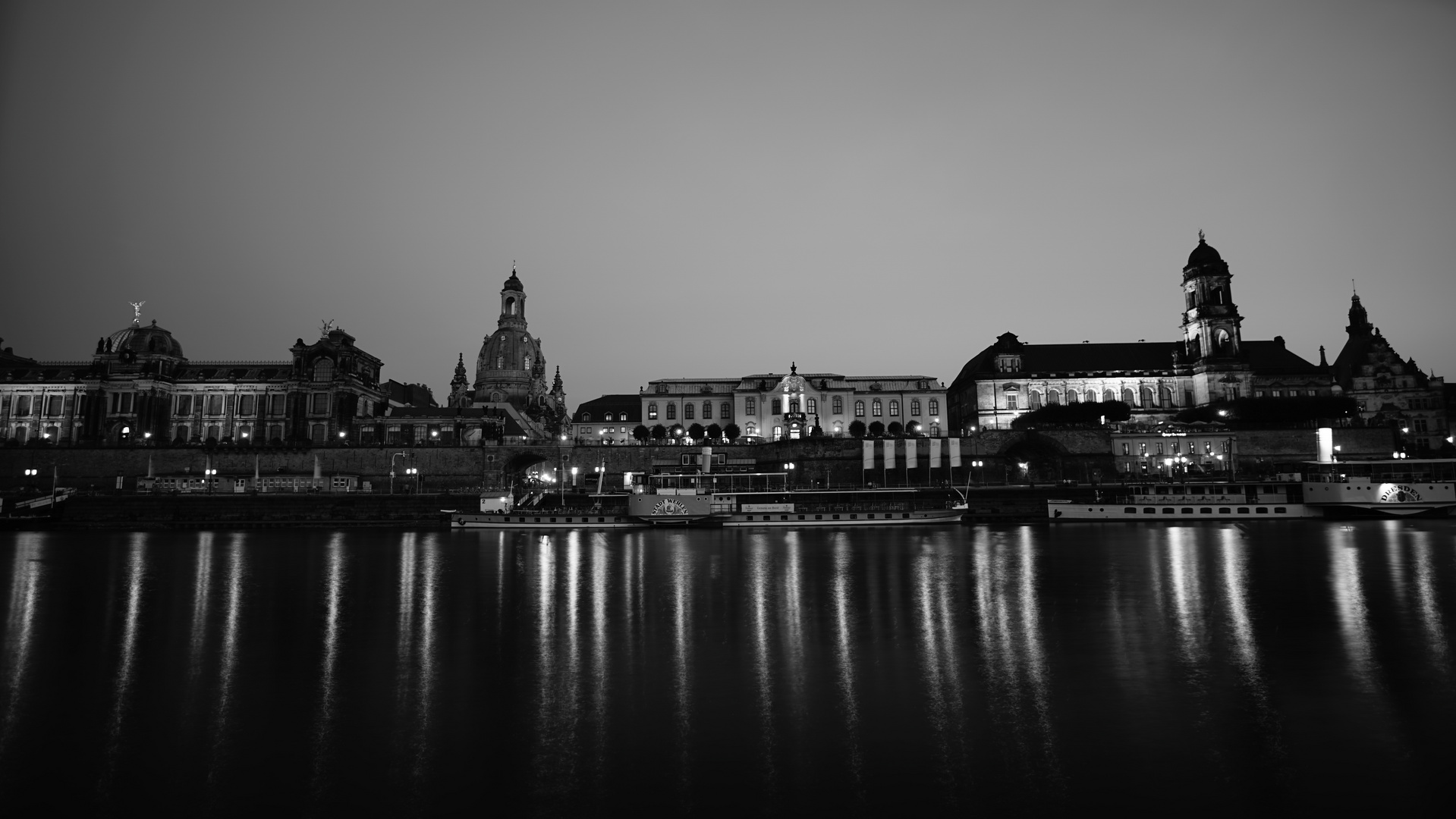 Elbpanorama Black and White