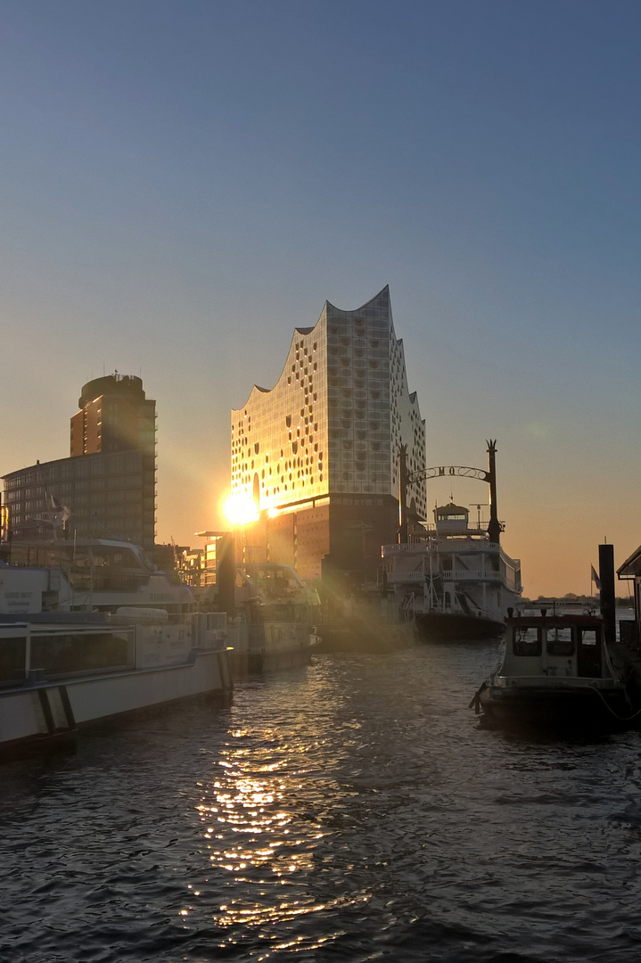 Elbphilharmonie am Morgen