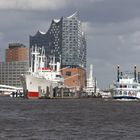 Elbphilharmonie bei Hamburger Wetter