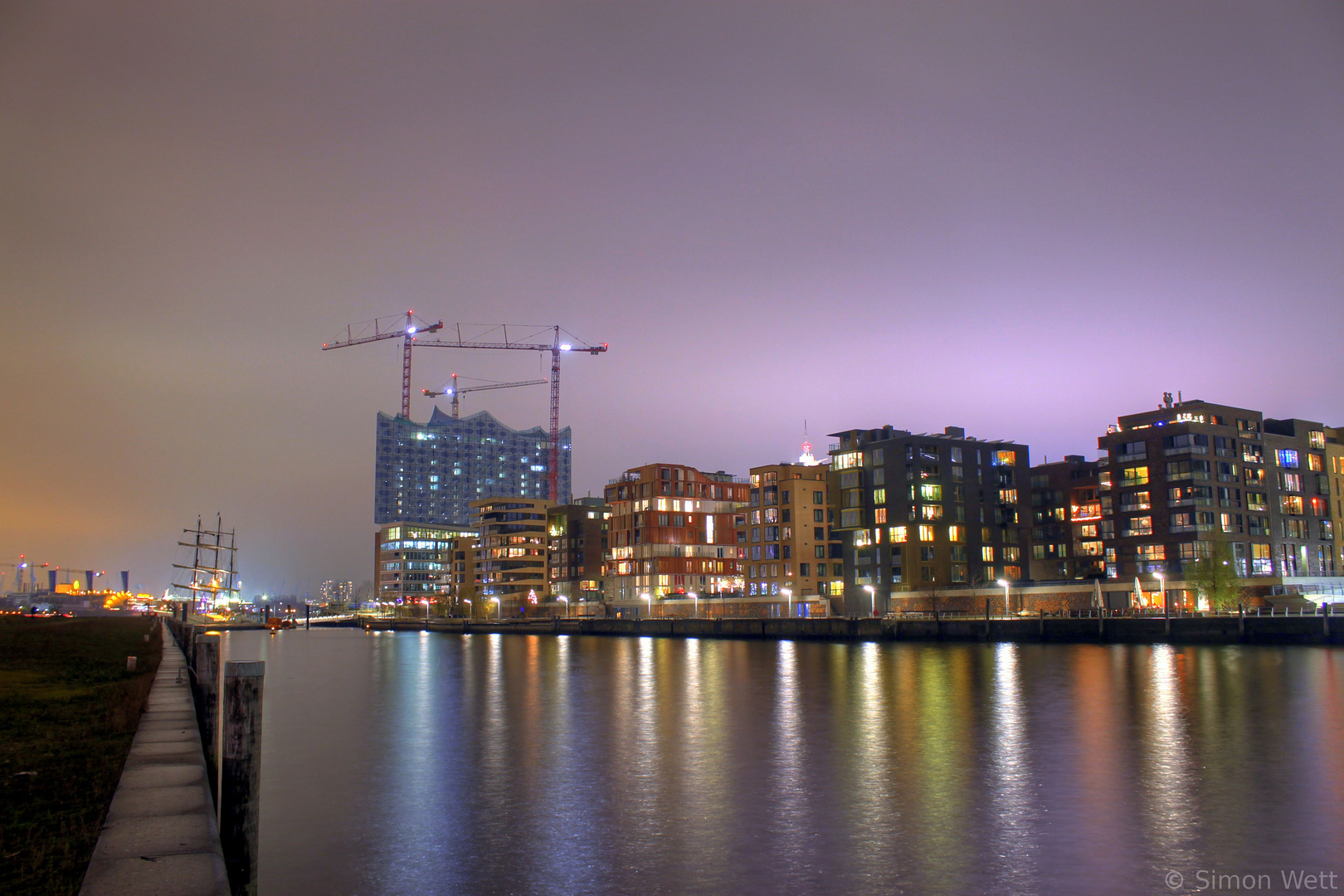 Elbphilharmonie bei Nacht