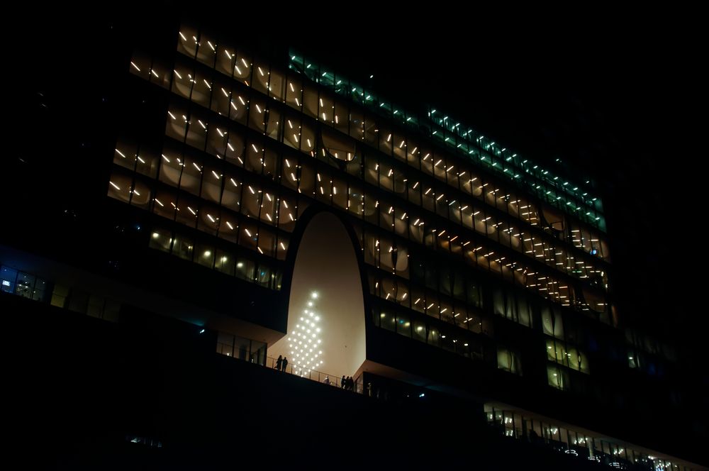 Elbphilharmonie bei Nacht