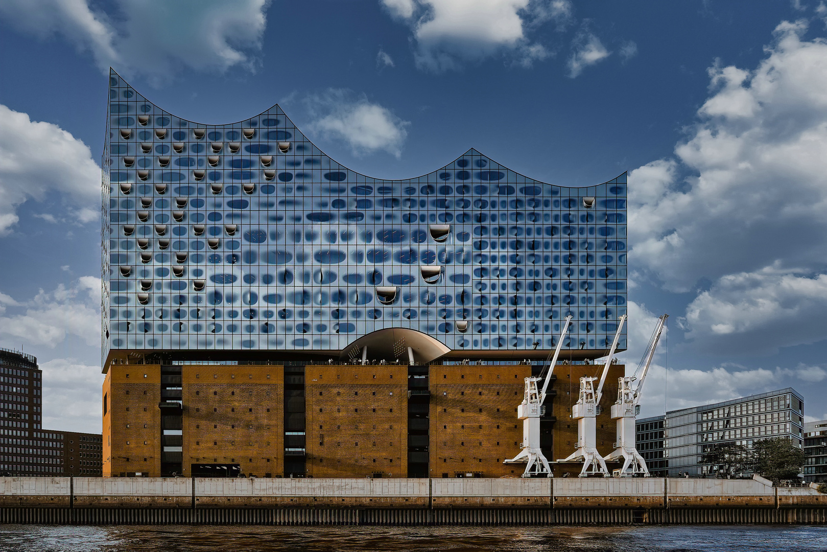 *Elbphilharmonie*